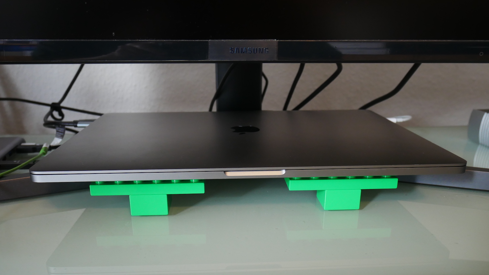 desk laptop stand